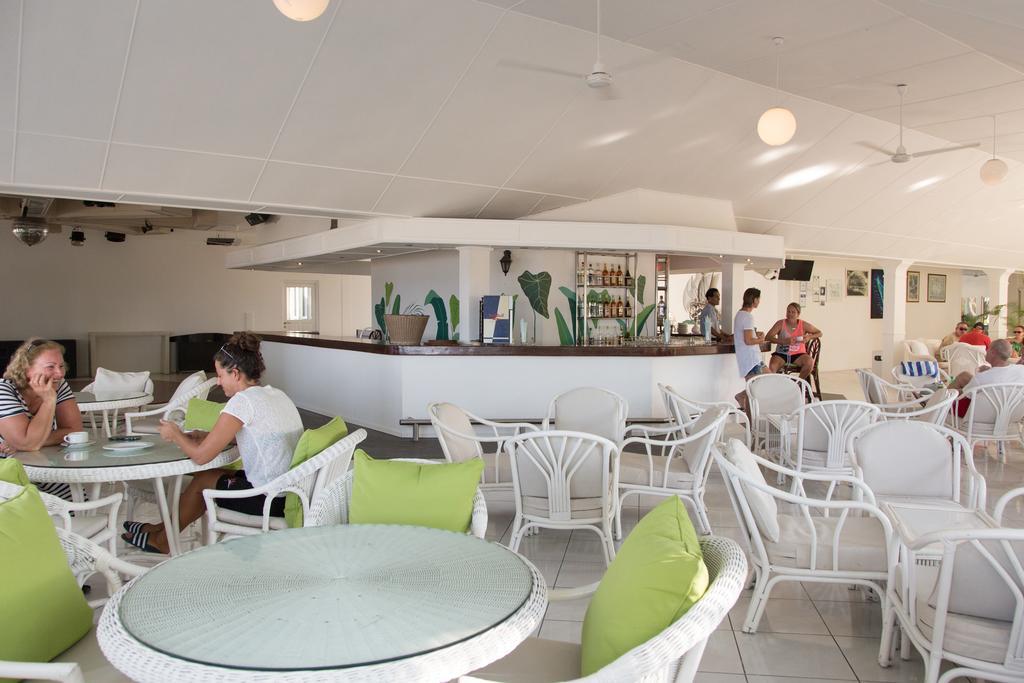 אדו אטול Equator Village Resort מראה חיצוני תמונה